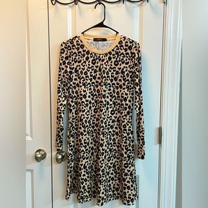 zesica leopard print midi dress.